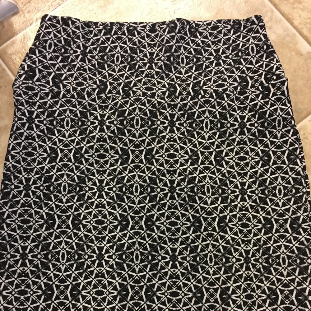 Xs lularoe Cassie skirt